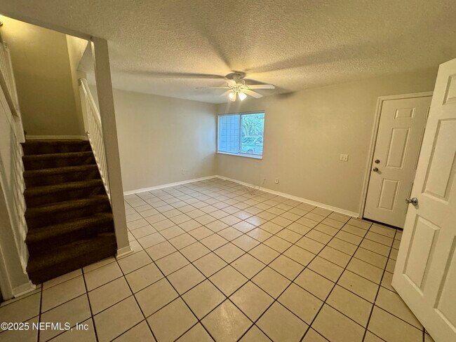 Foto del edificio - 1643 E 16th St