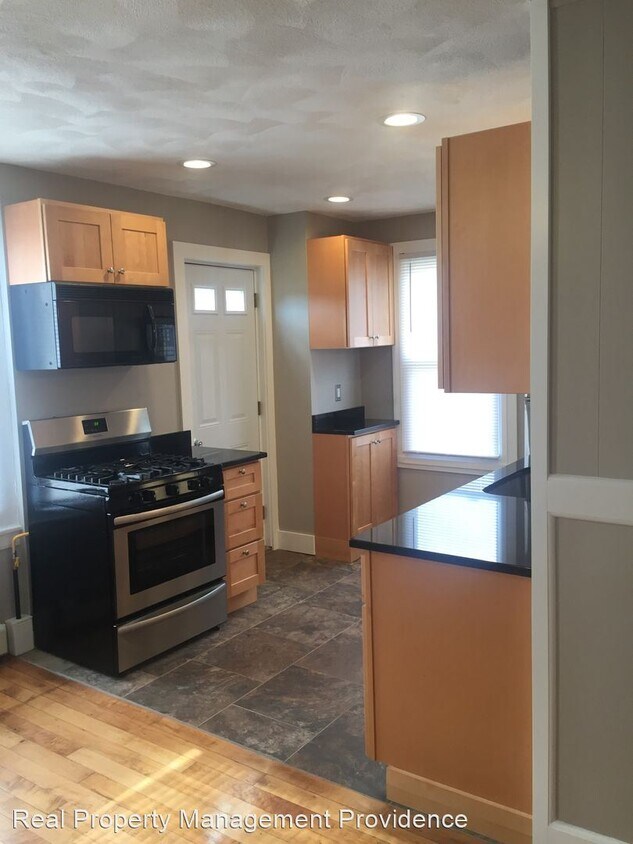 Primary Photo - 4 br, 1 bath House - 12 Main Street