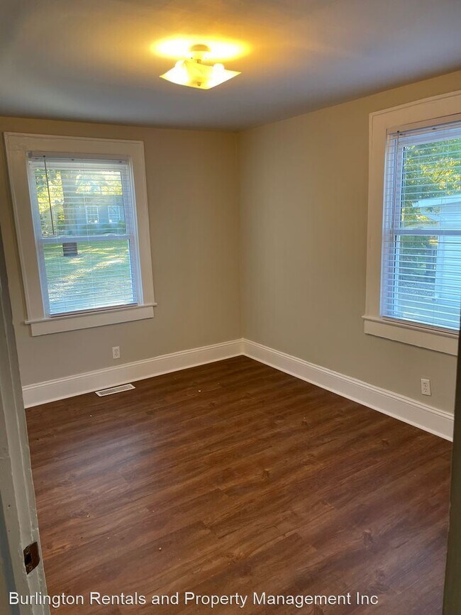 Building Photo - 2 br, 1 bath House - 414 Hawthorne Lane