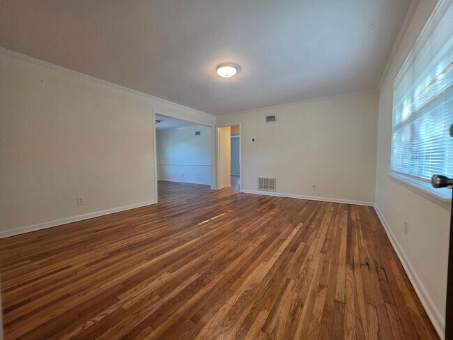 Foto del edificio - Bull St