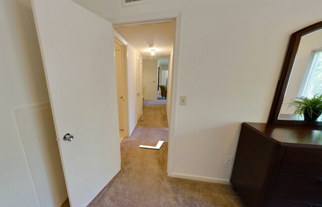 Foto del edificio - 1306 University City Blvd