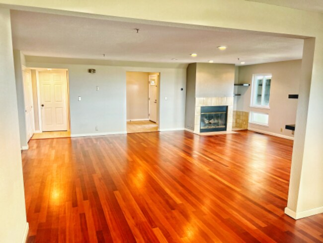 Building Photo - 436 Portofino Dr