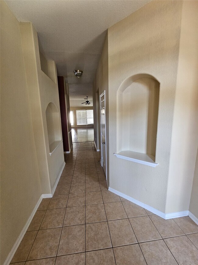 Building Photo - 17202 Timber Cliff Ct