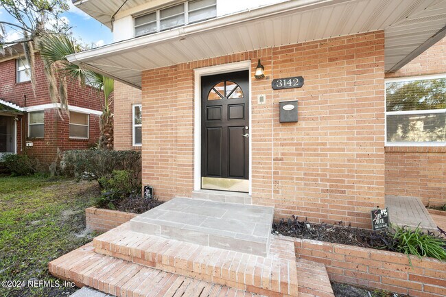 Foto del edificio - 3142 Belden Cir