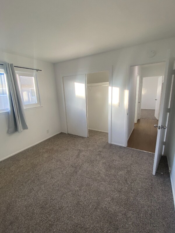 Building Photo - 305 Esplanade Rd