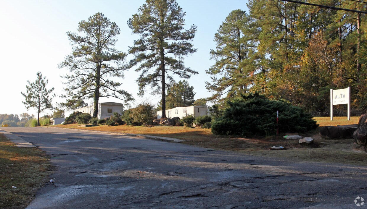 Alta Mobile Home Park Apartments in Clayton, NC