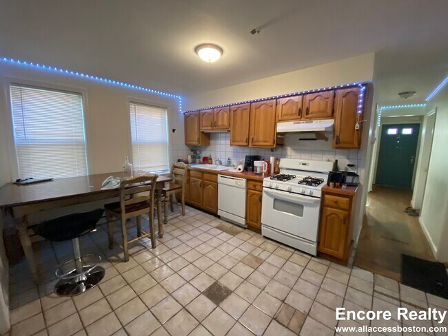 Building Photo - 16 Sawyer Ter