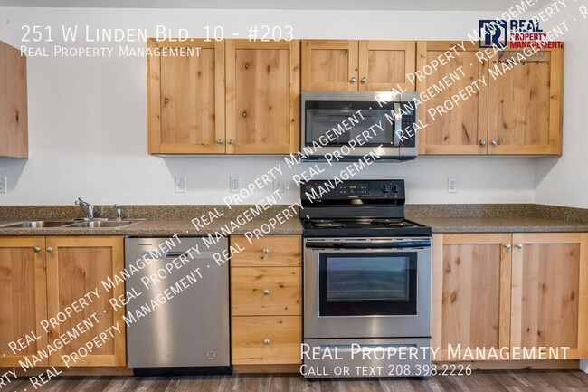 Building Photo - 251 W Linden Ave