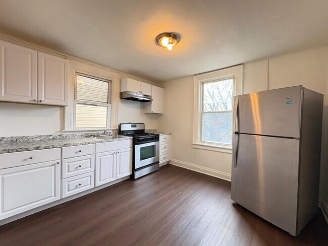 Building Photo - 181 Myrtle Ave