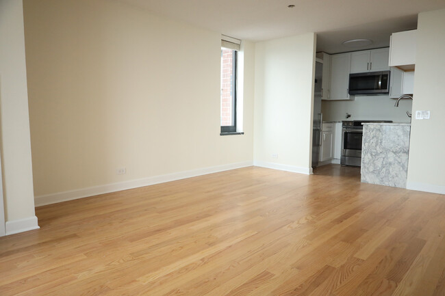 Nice dining area with South view of the city - 3660 N Lake Shore Dr