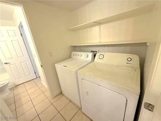 Foto del edificio - 6800 E Lake Mead Blvd