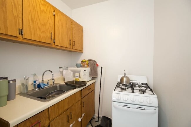Foto del edificio - 4060 N Kenmore Ave