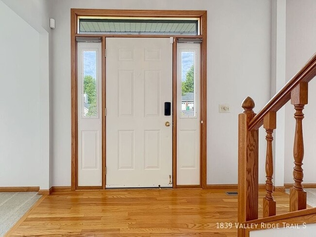 Foto del edificio - 1839 Valley Ridge Trail S