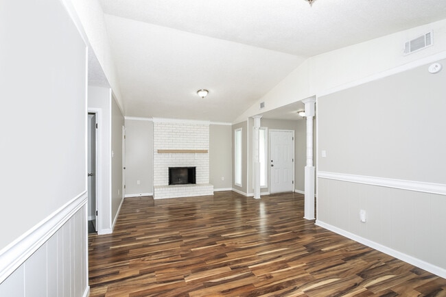 Building Photo - Charming Home in Martinez!