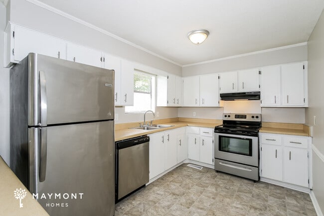 Building Photo - 625 Hampton Cir