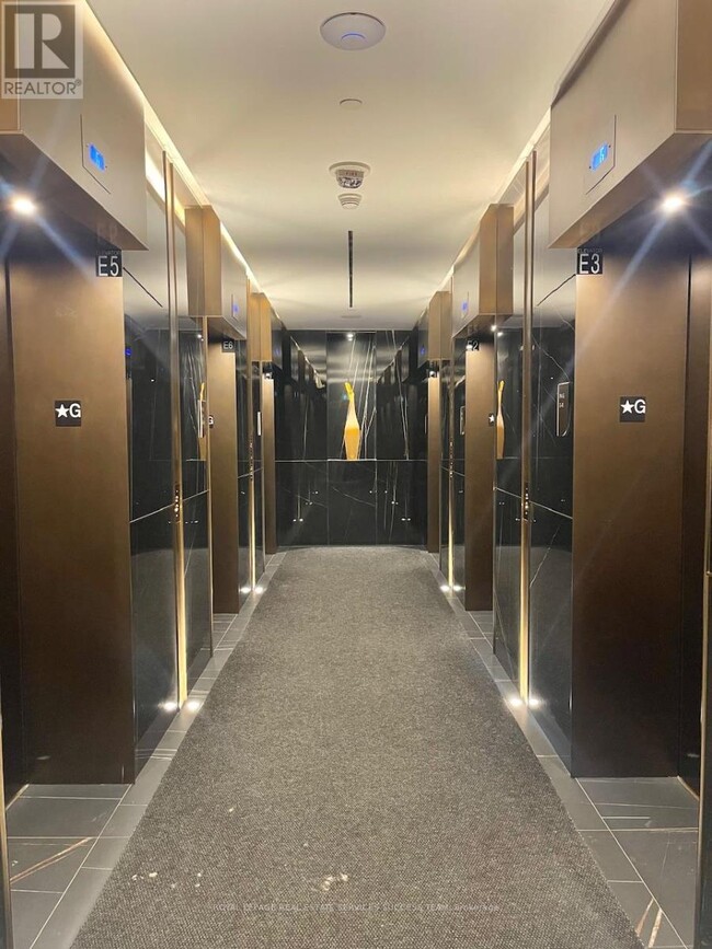 Building Photo - 11 Yorkville Ave