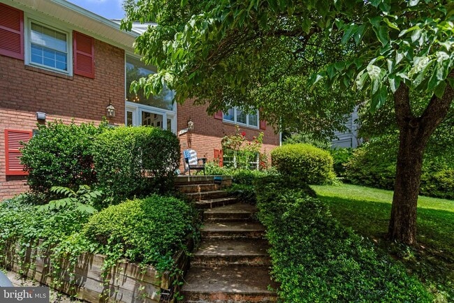 Building Photo - 4125 25th Pl N