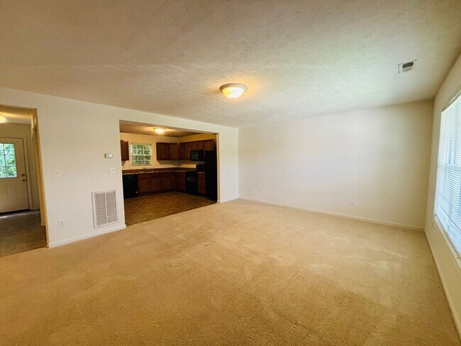 Foto del edificio - 65 Station Ln NE