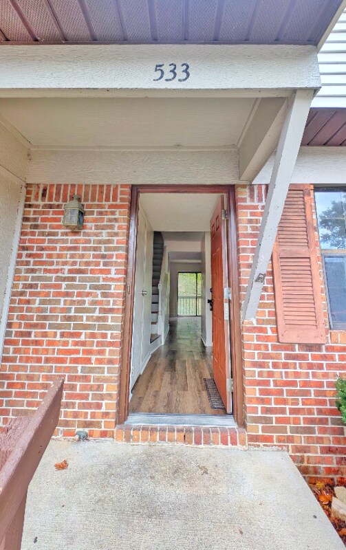 Foto del edificio - 533 E Graham Pl