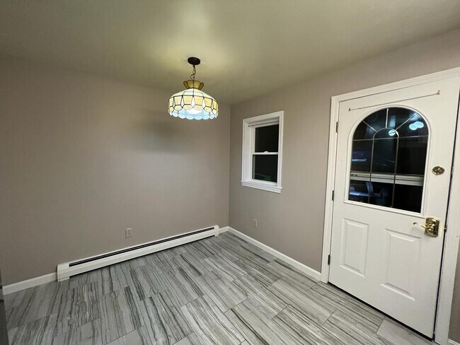 dining area - 220 Mascoma St