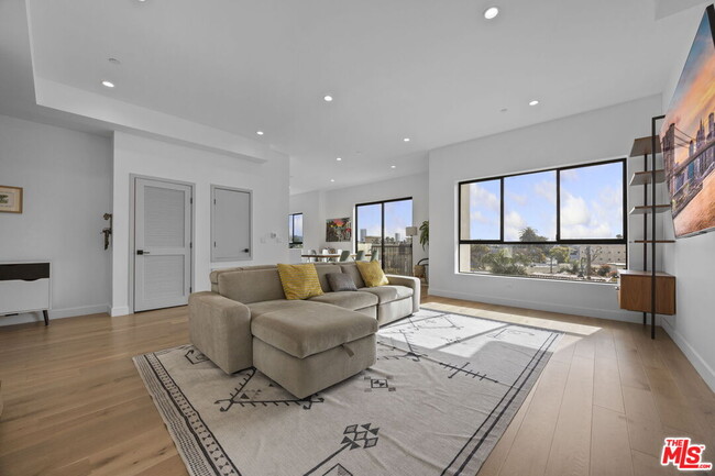 Foto del edificio - 1515 S Holt Ave