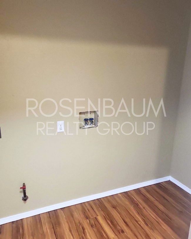 Building Photo - Charming and cozy 2-bedrooms, 2-baths apar...