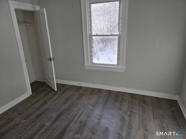 Foto del edificio - 176 Charles St