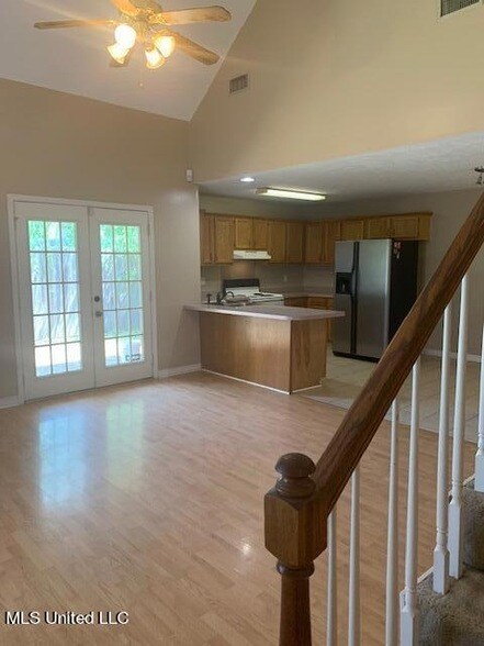 Foto del edificio - 134 Kings Ridge Dr