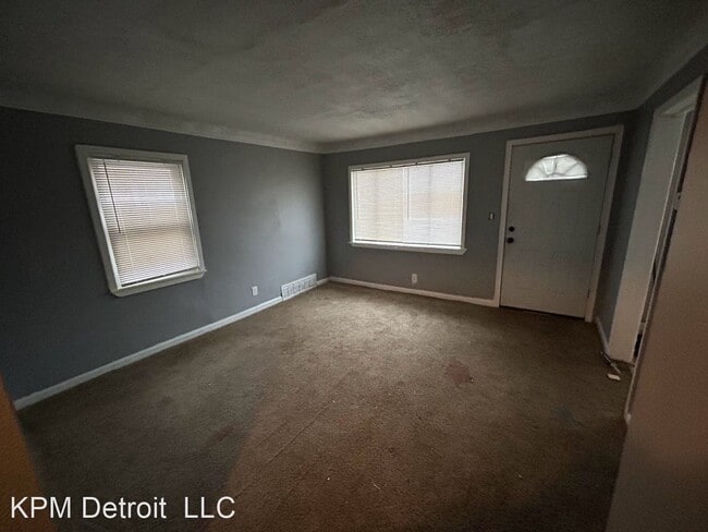 Building Photo - 3 br, 1 bath House - 8430 Plainview