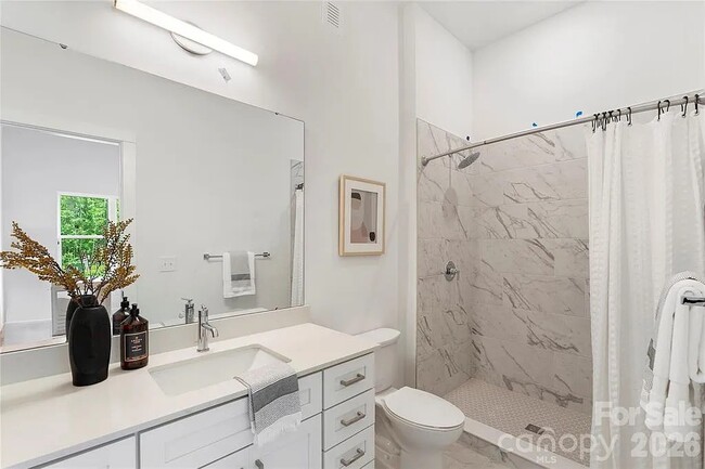 Foto del edificio - 5007 Nimes Rd