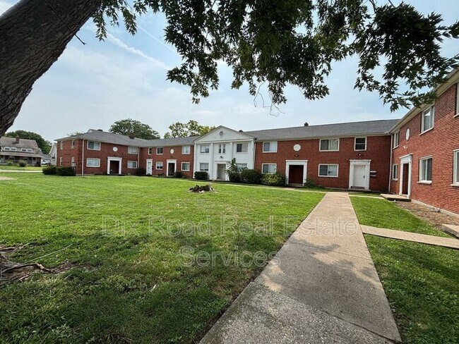 Building Photo - 1519 S Smithville Rd