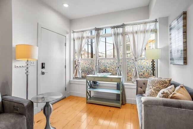 Photo - 816 Kennedy St NW House