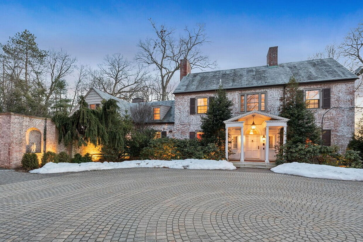 Foto principal - 131 Brayton St