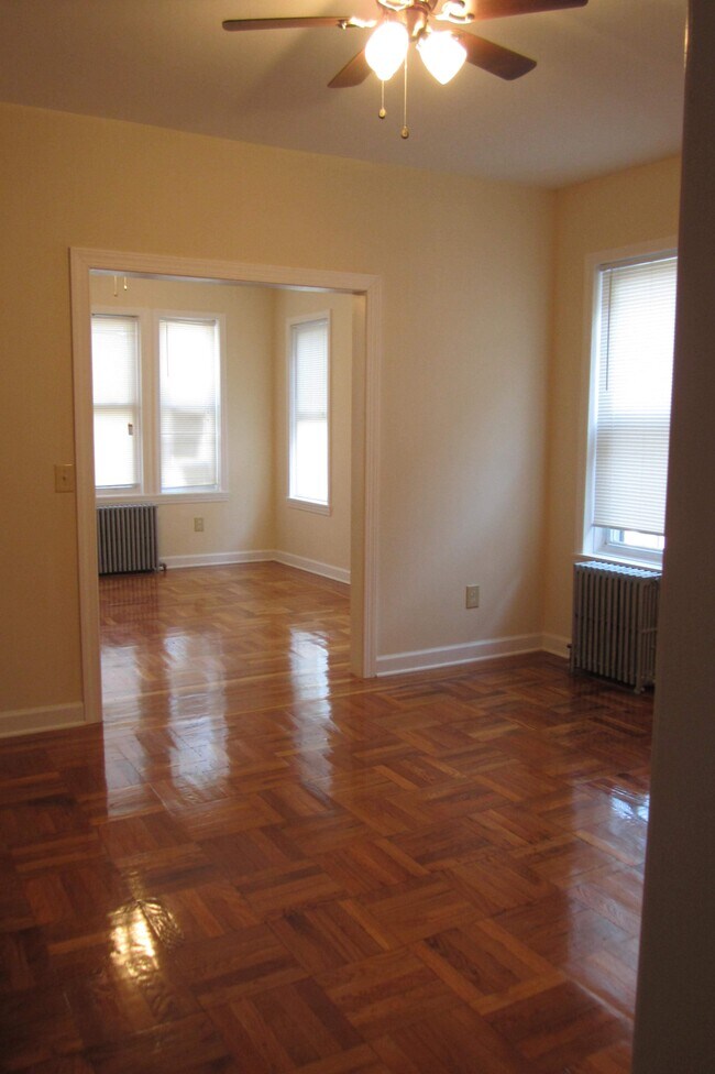 Dining room looking into living toom - 148 Daniel Low Ter
