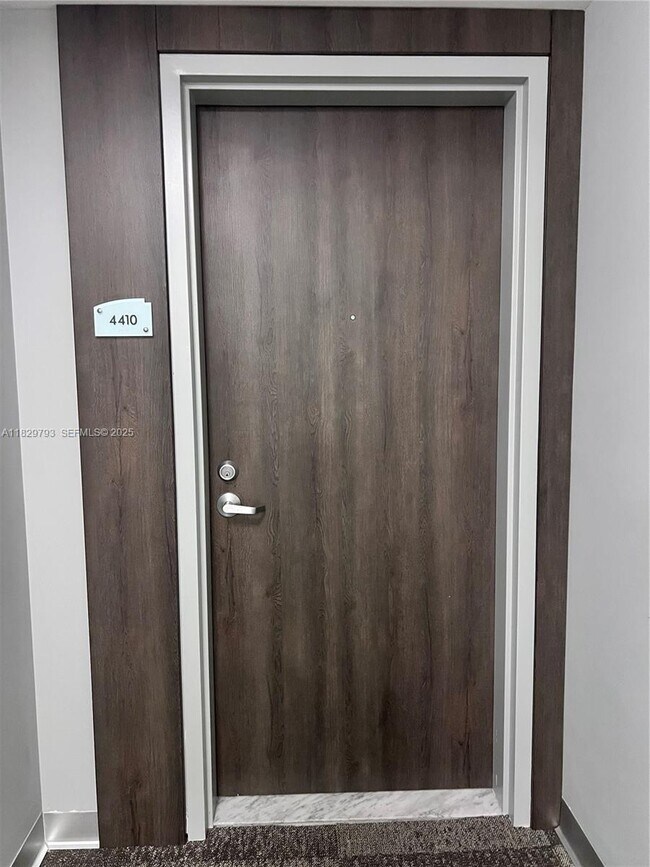 Foto del edificio - 92 SW 3rd St