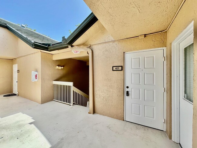 Building Photo - 9877 Westview Dr