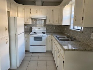 Fotografía del edificio - 811 W Los Tesoros Dr