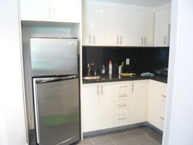 Full Size Refrigerator - 1001 NE 88th St