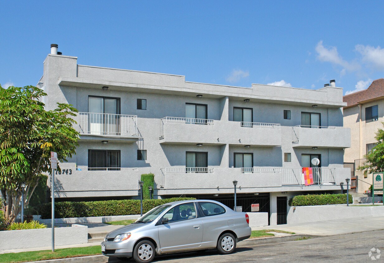 Foto del edificio - 10743 Lawler St