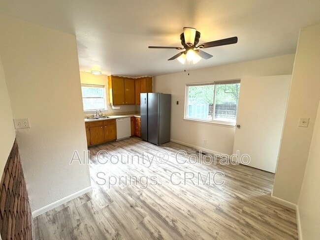 Building Photo - 1515 Eagle View Dr