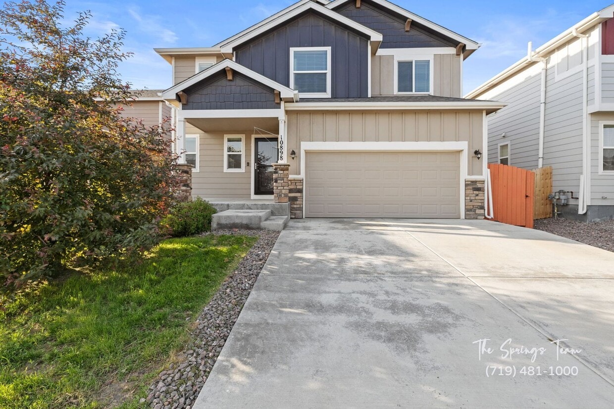 Primary Photo - Spacious Saint Aubyn 4BD Lorson Ranch w/ A/C