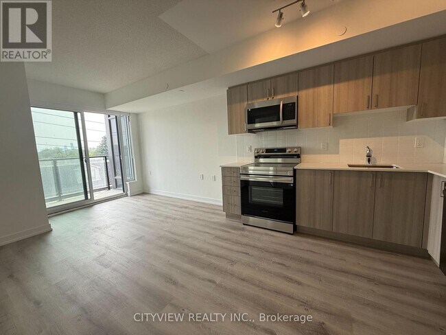 Photo du bâtiment - 556-556 Marlee Ave
