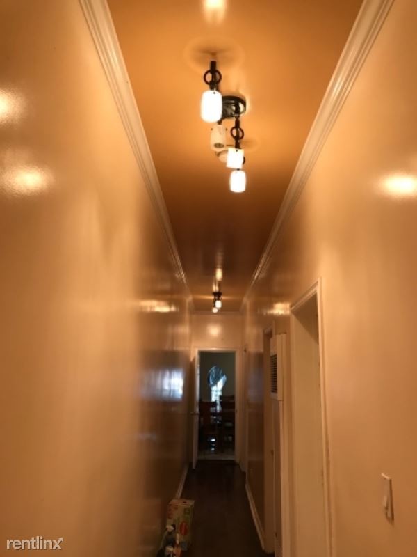Foto del edificio - 3 br, 1 bath Apartment - 4542 St. Elmo Dr.