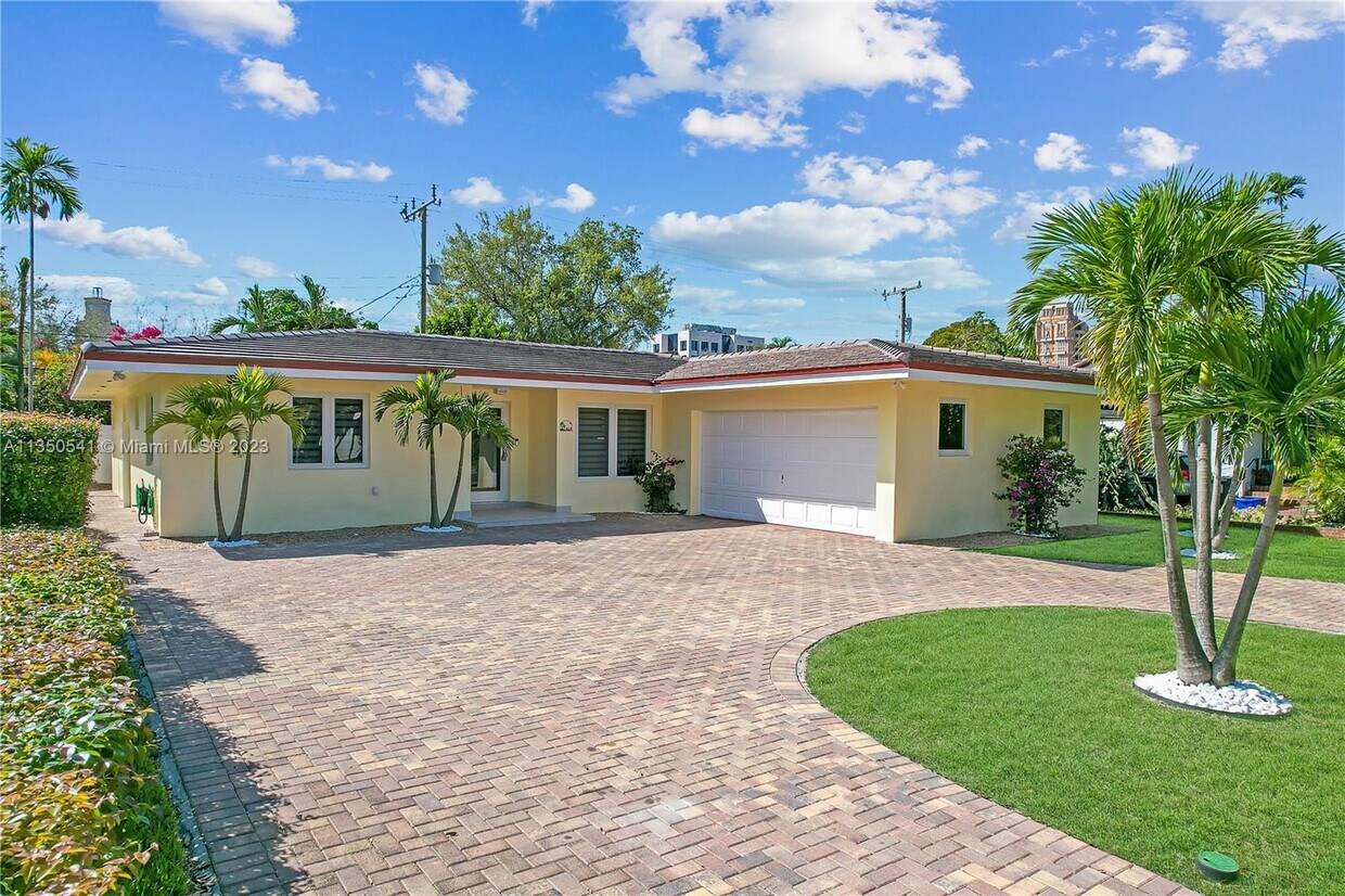 Primary Photo - 414 Giralda Ave