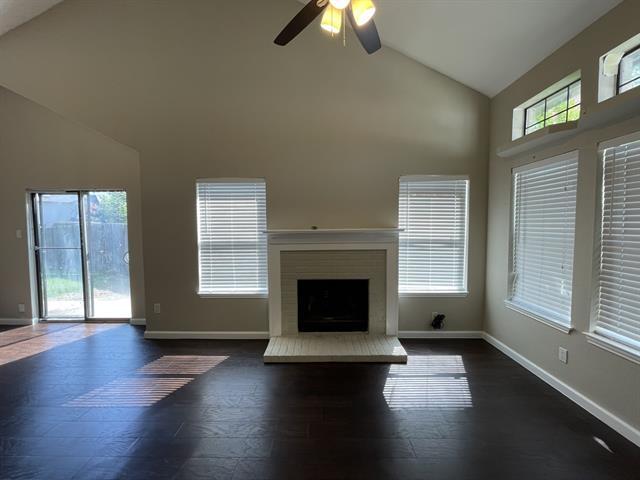 Foto del edificio - 6404 Valleybrooke Ct