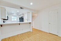 Hidden Silicon Valley Oasis! 2BR/2.5BA Townhome with TWO Private Patios, 2 Dedicated Parking Spac...
