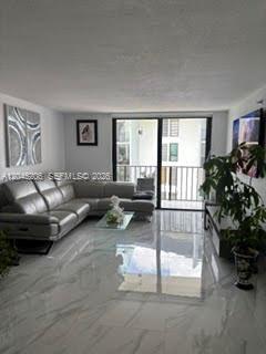 Foto del edificio - 9686 Fontainebleau Blvd