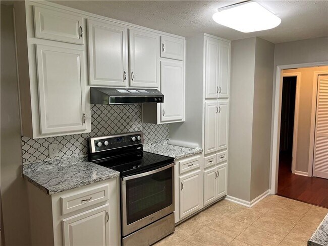 Foto del edificio - 3170 Douglas Ln