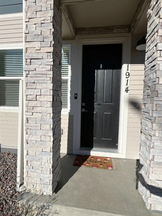 Foto del edificio - 1914 Rosen Dr