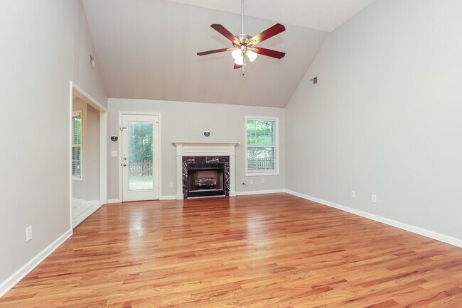 Foto del edificio - 7004 Bridgewater Dr